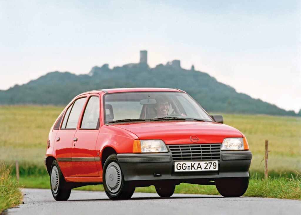 El coche que puso a rodar a un país: La legendaria saga del Opel Kadett El coche que puso a rodar a un país: La legendaria saga del Opel Kadett