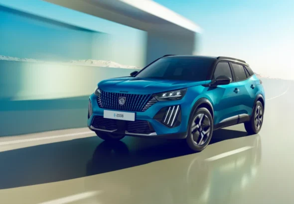 Imagen del Suv Peugeot E2008 vista del exterior coloz azul