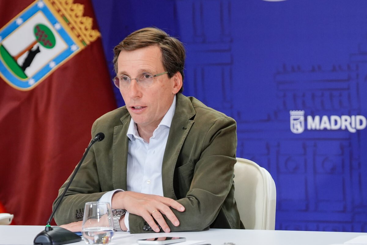 Jose Luis Martinez Almeida explicando los cortes de tráfico de Madrid por la visita del Papa León XIV 2026