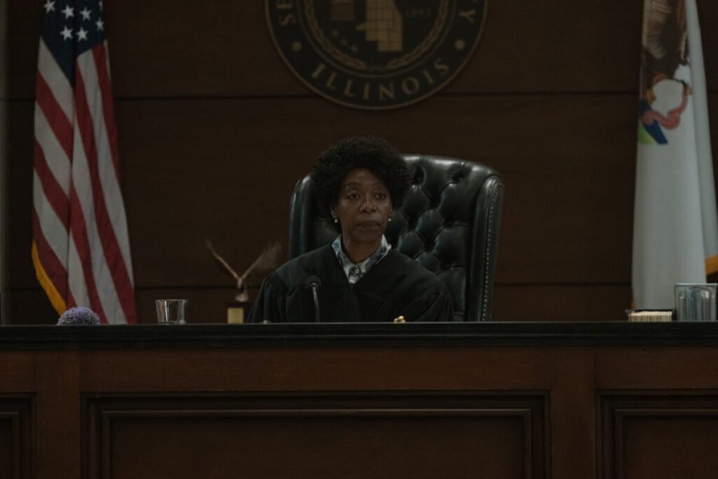 Las claves de Presunto inocente, la miniserie de misterio en Apple TV Imagen que muestra a Noma Dumezweni en una de las escenas de la serie Presunto Inocente de estreno en Apple TV