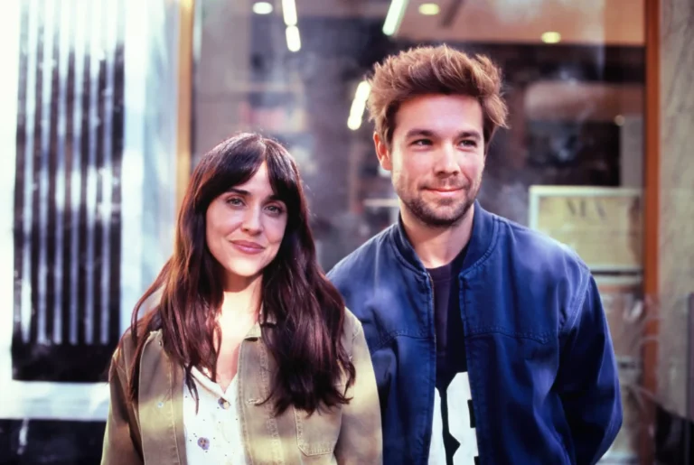 Primas imágenes de Rayden, la nueva apuesta de Netflix con Macarena García y Carlos Cuevas.