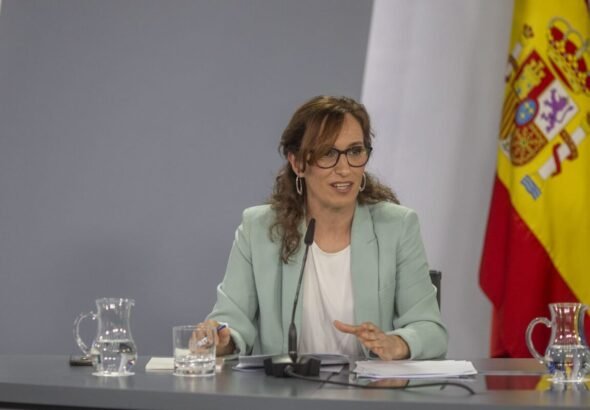 Imagen que muestra a Mónica García, Ministra de Sanidad, en la rueda de prensa anunciando nuevo presupuesto para salud mental