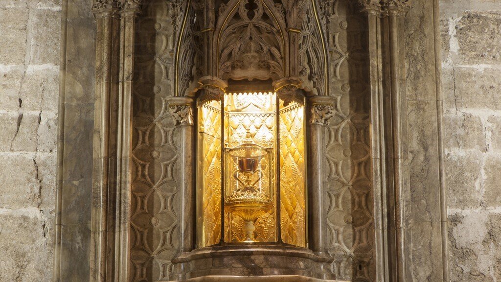 Imagen que muestra el Santo Cáliz en la Catedral de Valencia.