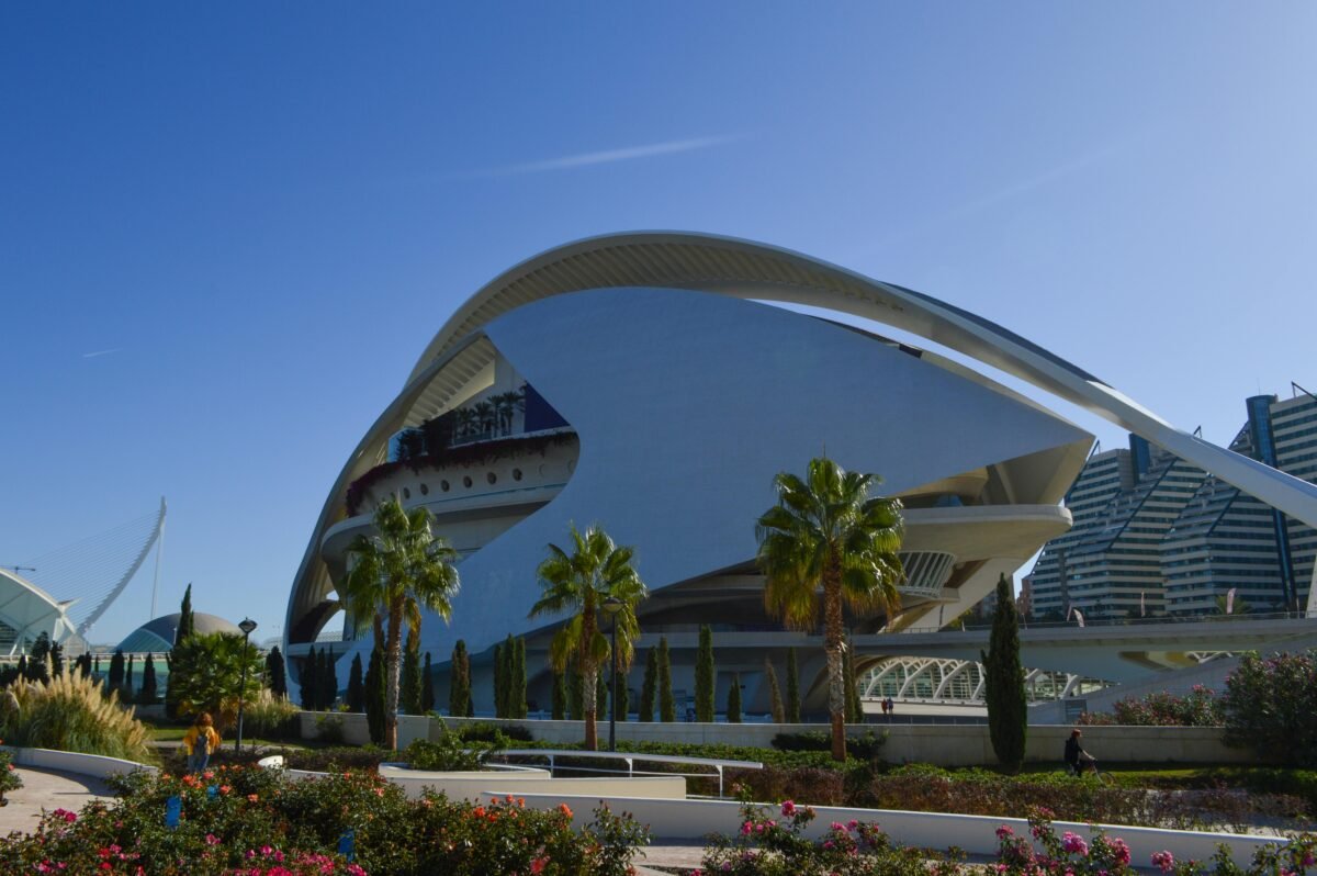 València ya es oficialmente modelo mundial de turismo para la ONU Imagen de la Ciudad de las Ciencias y las Artes de Valencia ilustrando el Turismo sostenible