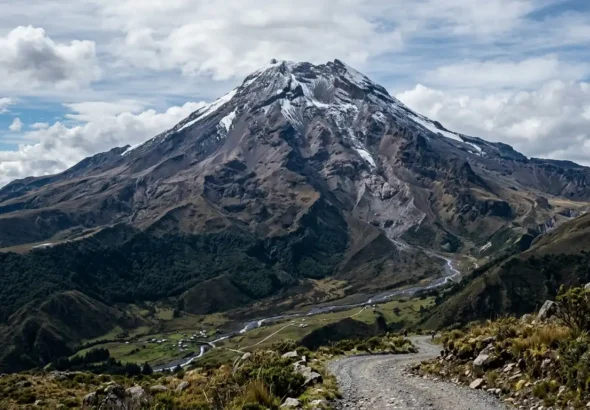 Recreación digital de un volcán sin erupción.