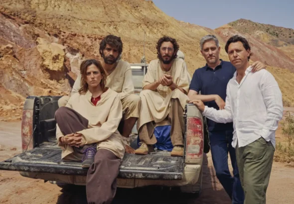 Imagen del inicio de la grabación de la nueva miniserie de Movistar Plus+ 'Todo lo necesario'