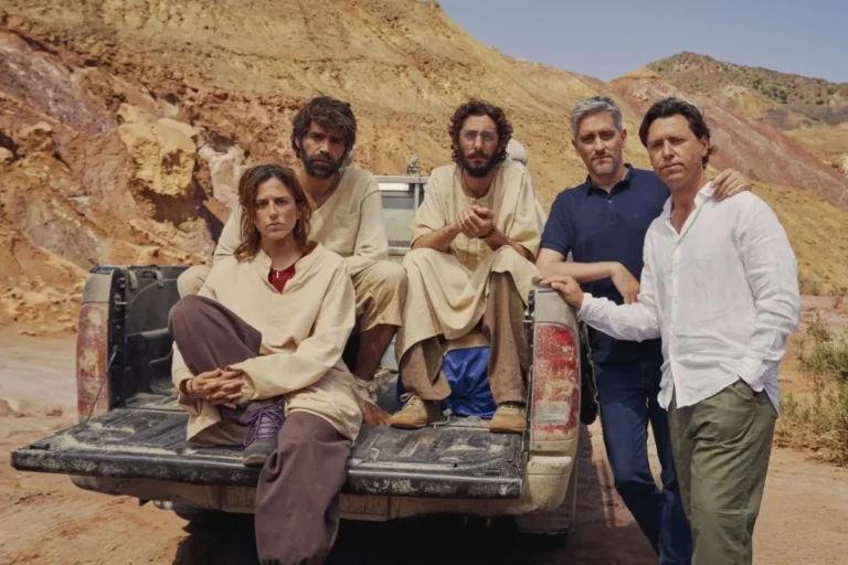 Imagen del inicio de la grabación de la nueva miniserie de Movistar Plus+ 'Todo lo necesario'
