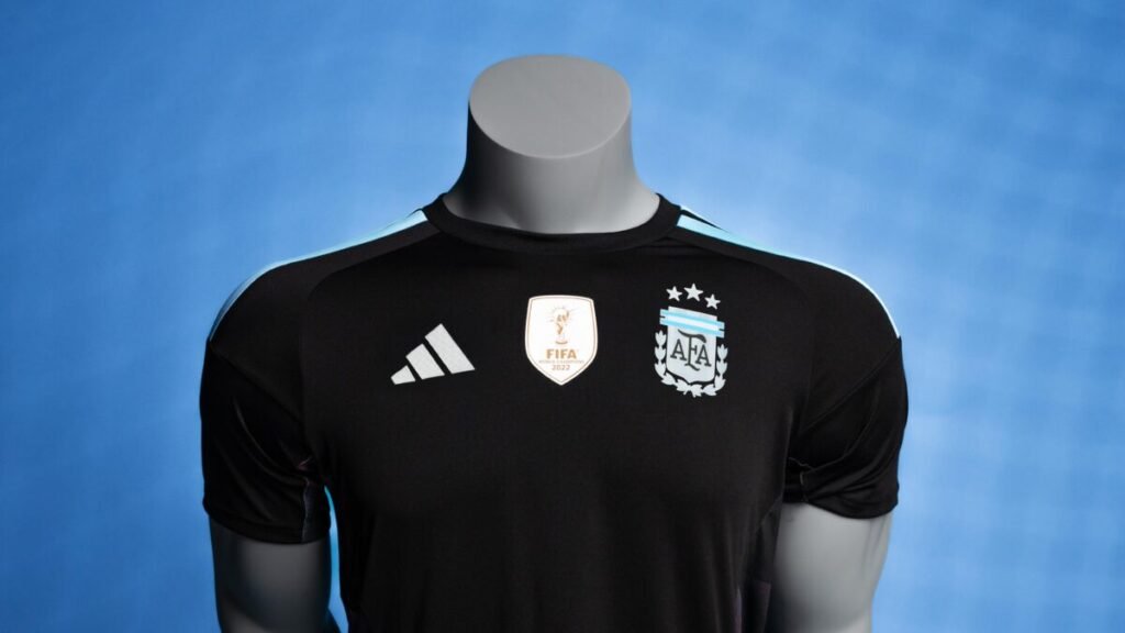 ¿Qué secretos tenía guardados adidas en las camisetas de portero para el Mundial? Camiseta de portero para Argentina de adidas