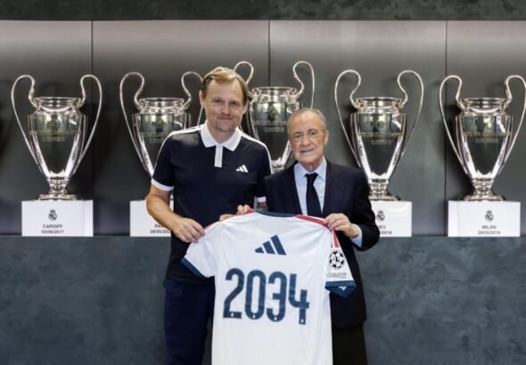 Imagen que muestra a Bjørn Gulden junto a Florentino en la firma del contrato con adidas y el Real Madrid hasta 2034