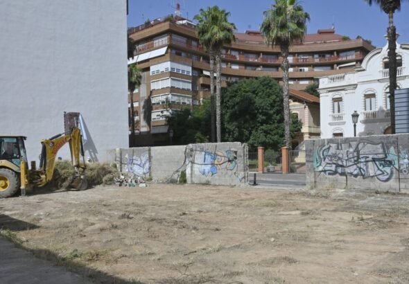 Imagen que muestra el solar donde se va a construir el nuevo ambulatorio en Mestalla, Exposició