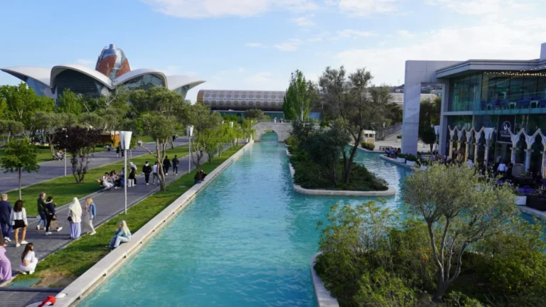 Imagen que muestra el parque del río de Valencia con el Circuit Valencia Ciutat del Running