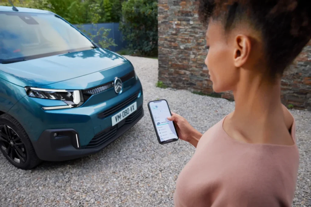 El Citroën Berlingo cumple 30 años y saca una edición especial para que metas toda tu vida dentro Imagen del exterior de la nueva Citroën Berlingo edición 30