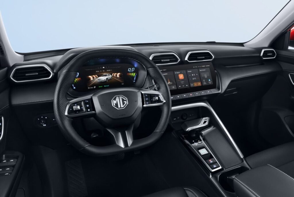 El golazo de MG con descuentos de hasta 12.800€ hasta final de mes Primer plano del salpicadero del conductor del coche MG ZS Hybrid