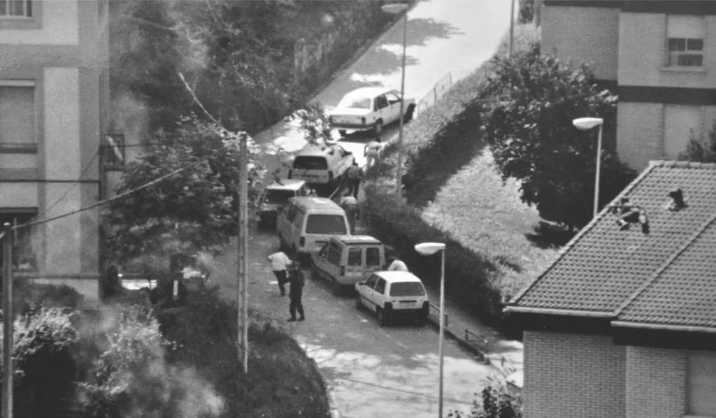 ¿Qué pasó en las 48 horas que rompieron el miedo a ETA? Imagen que muestra una desarticulación en Donostia de ETA