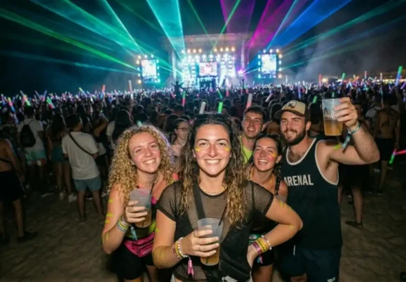 FIB de Benicassim de 2026, gente disfrutando del festival en su 30 aniversario