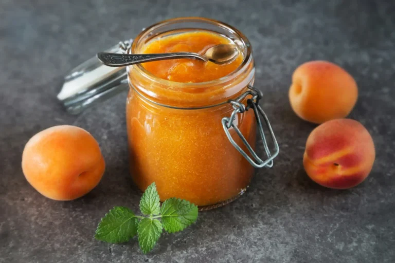 Imagen que muestra un tarro con fruta de bolsillo preparada