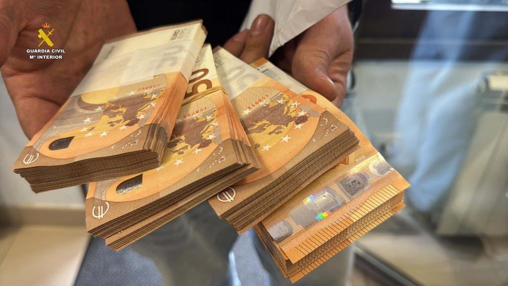 Imagen que muestra el dinero incautado en la operación Portus Cale en la Rioja de la Guardia Civil