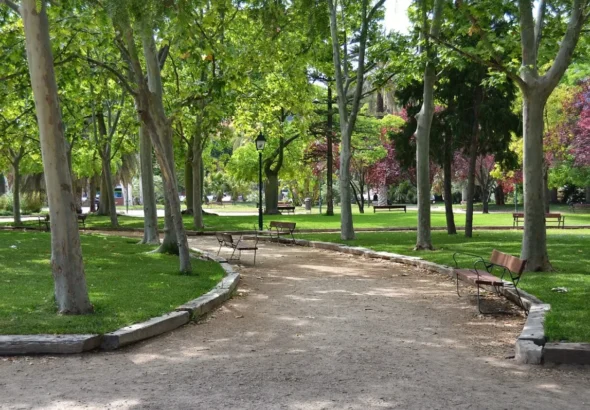 Imagen que muestra los jardines de Viveros en Valencia