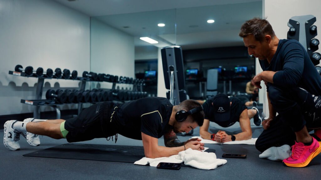Los Topuria llega este 5 de junio a HBO Max Imagen de Ilia Topuria entrenando.