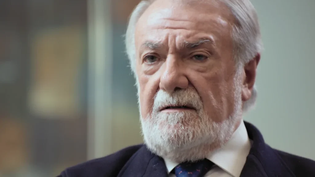 ¿Qué pasó en las 48 horas que rompieron el miedo a ETA? Imagen que muestra a Jaime Mayor Oreja en el documental de Miguel Angel Blanco de Netflix