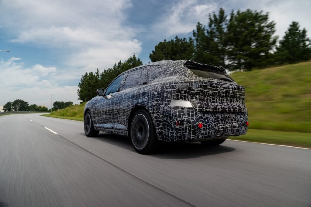 El nuevo BMW X5 enseña los colmillos: así es el iX5 totalmente eléctrico con 141 kWh de batería Nuevo BMW X5 que está finalizando las pruebas.