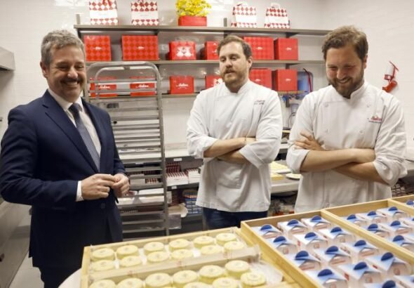 Imagen que muestra los dulces para homenajear la visita del Papa León XIV a Madrid