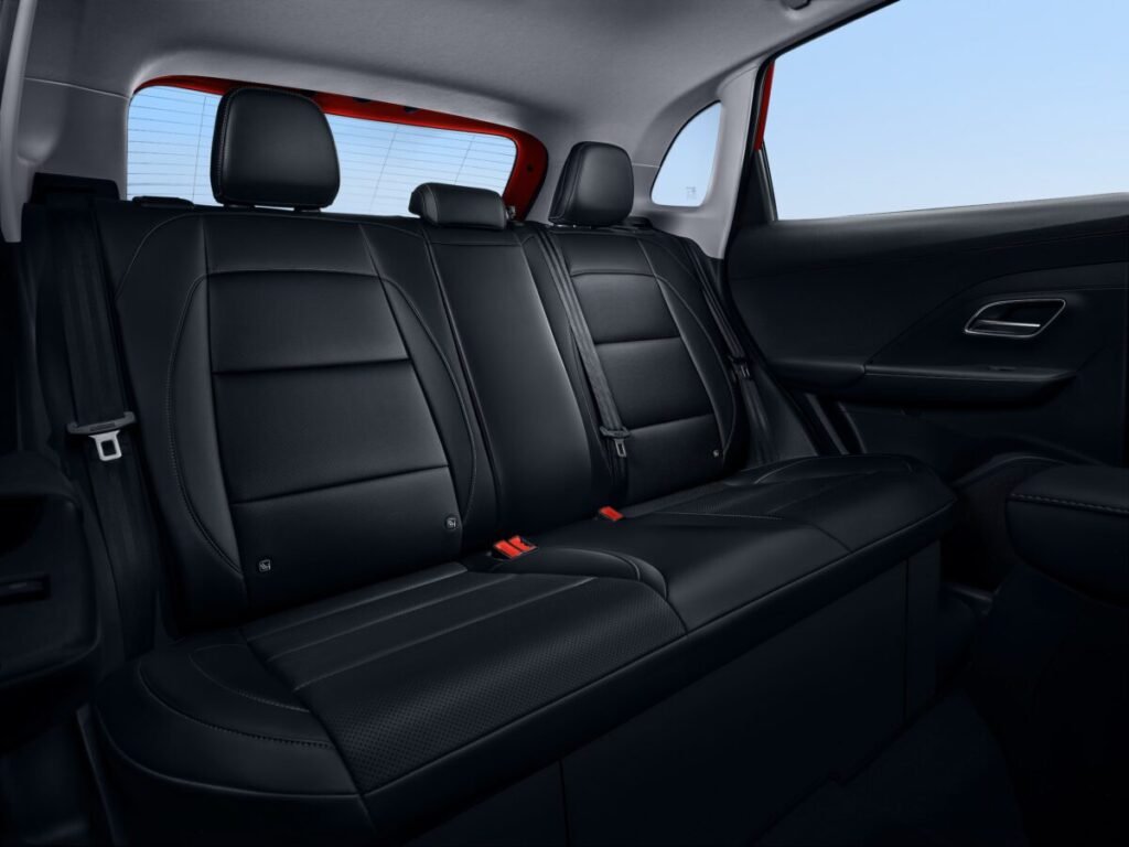 El golazo de MG con descuentos de hasta 12.800€ hasta final de mes Asientos traseros del MG ZS Hybrid