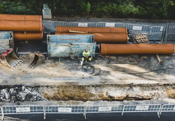 Imagen que muestra una calle en obras para ilustrar los cortes de tráfico de la avenida Pérez Galdós de Valencia