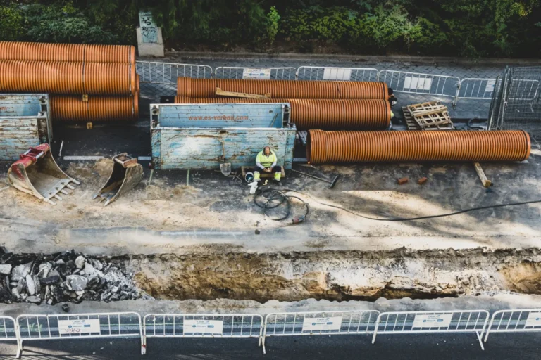 Imagen que muestra una calle en obras para ilustrar los cortes de tráfico de la avenida Pérez Galdós de Valencia