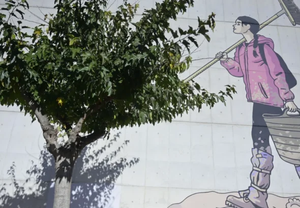 Imagen que muestra el mural pintado por los voluntarios de la DANA por Paco Roca