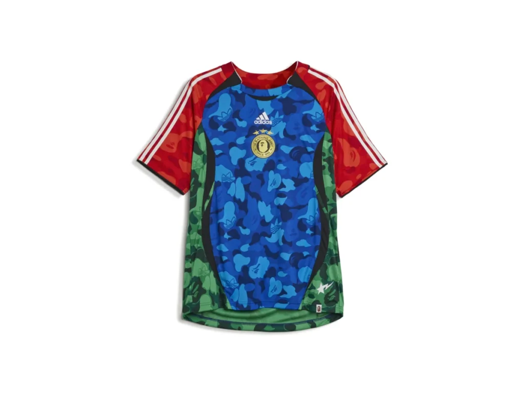 Camisetas de BAPE x adidas 2026: qué ropa llega a Europa y qué se queda en América La camiseta de adidas y BAPE inspirada en el Mundial de 2026 de la nueva colección