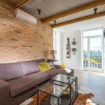 Imagen del interior de una vivienda con un aire acondicionado Epicooler