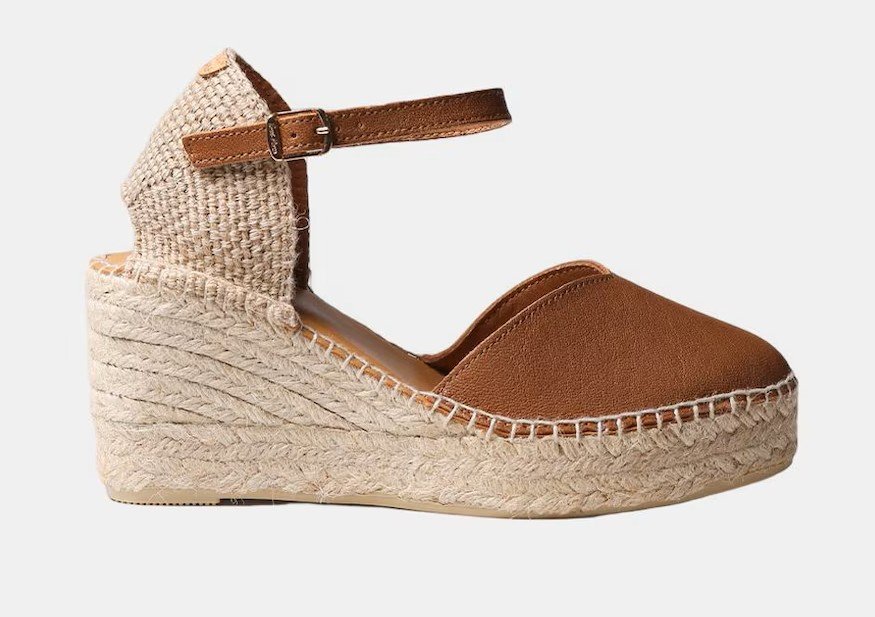 Del chollo de Sfera al lujo de Timberland: las sandalías de cuña del verano Alpargata con cuña Marrón Toni Pons de piel , hechas de forma artesanal