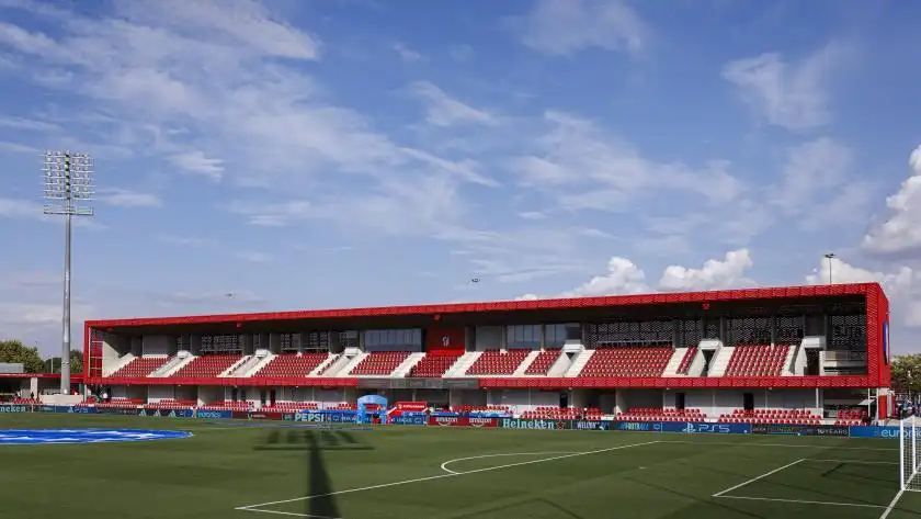 ¿Cómo conseguir entradas gratis para ver al Atlético de Madrid Femenino? Imagen del campo de fútbol donde Madrid ofrece entradas gratis para los partidos del Atlético de Madrid femenino