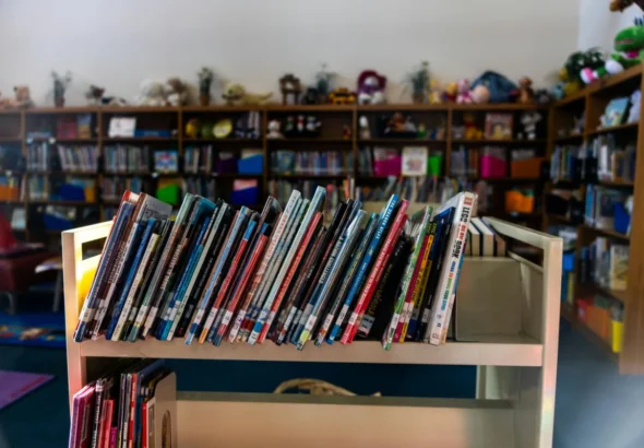 Imagen que muestra una de las bibliotecas de Valencia con las nuevas actividades de infantil.