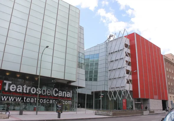 Imagen que muestra los Teatros del Canal en Madrid con horario especial por la visita del Papa León XIV