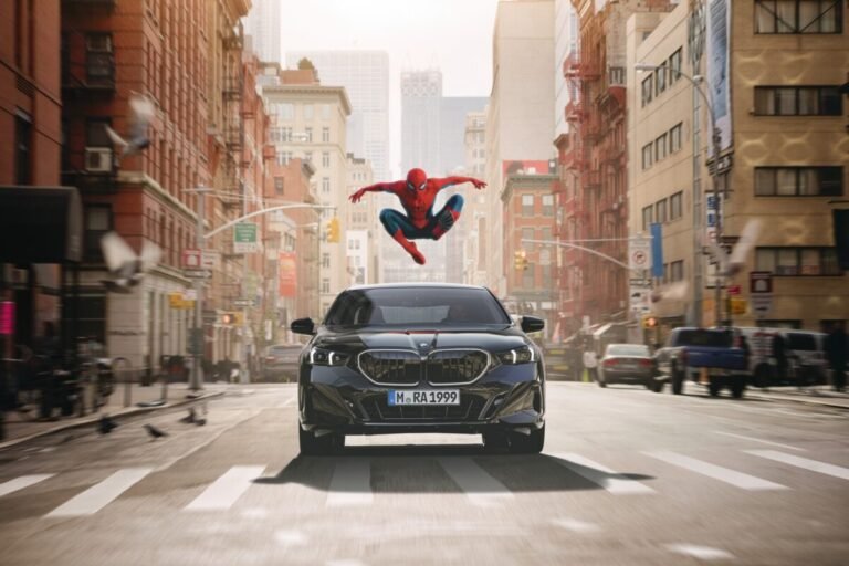 BMW colabora en la película de 'Spider-Man: Brand New Day' con los modelos x3 y la serie 5