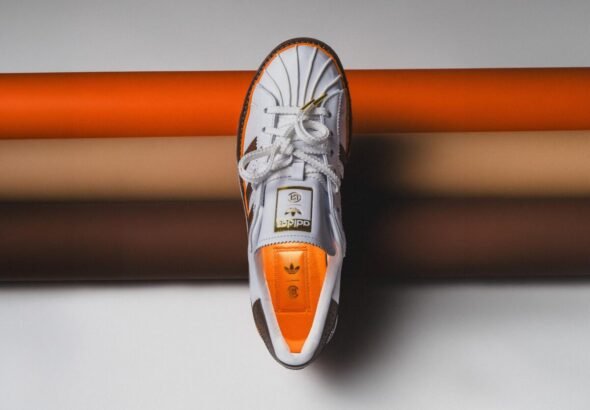 Las CLOT Superstar by Edison Chen rediseñan el diseño clásico de las zapatillas blancas con una piel de exclente calidad.