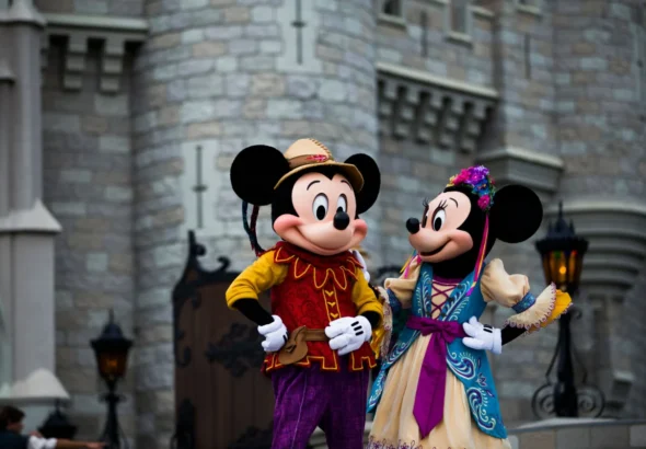 Imagen que ilustra el viaje a DisneyLand Paris vuelo hotel y entradas todo incluido