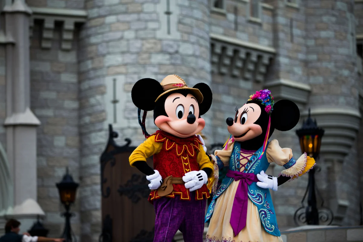 Imagen que ilustra el viaje a DisneyLand Paris vuelo hotel y entradas todo incluido