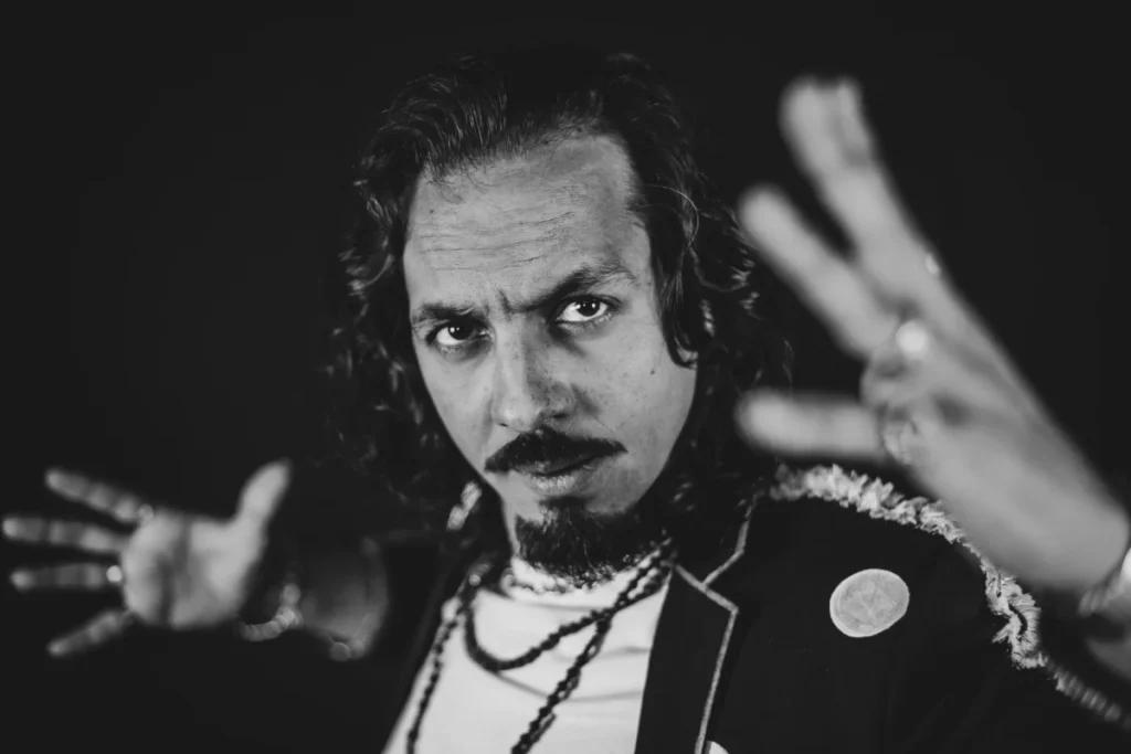 ¿Sin planes del 14 al 19 de julio? Veranos de la Villa te soluciona la semana en Madrid Imagen que muestra al bailaor Farruquito en blanco y negro