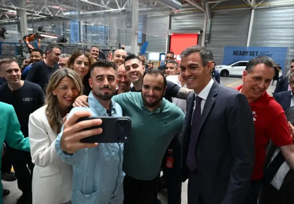Ford y Geely firman un acuerdo para fabricar coches en la planta de Almussafes de Valencia.