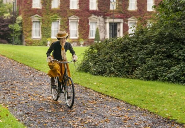 Movistar Plus estrena en agosto 'Dos semanas en agosto', 'Los Hardacre' T2 y 'La casa nostra' un verano cargado de novedades. Imagen que muestra una de las imágenes de la serie Hardacre