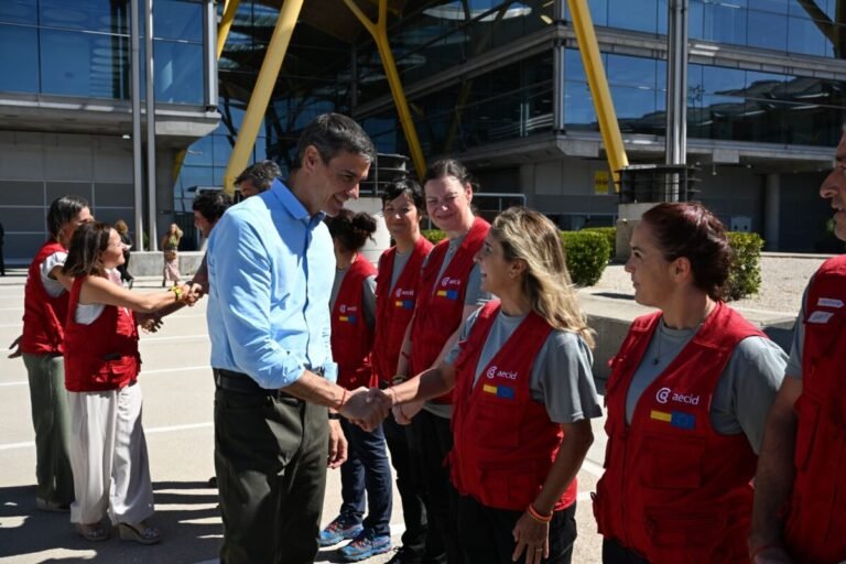 Recién llegados de Venezuela, el equipo START de España, es recibido por el Presidente Pedro Sánchez