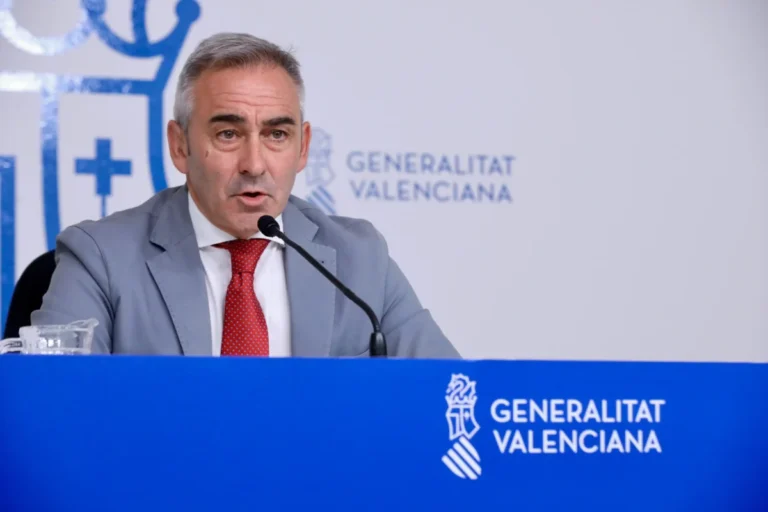 El Pla Edificant multiplica su inversión para la Comunitat Valenciana. En la imagen Miguel Barrachina explica la ampliación de inversión.