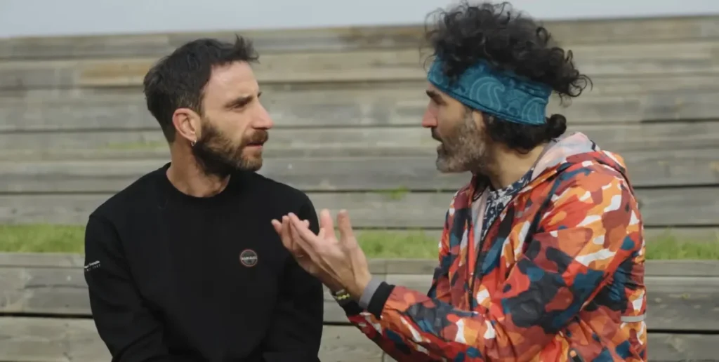Maratones, historias y mucho viaje: el programa de Raúl Gómez que llega a la parrilla de Cuatro Imagen de una de las escenas del programa de estreno en cuatro Súper Gómez. El hombre maratón
