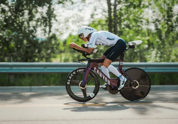 Imagen que muestra a un ciclista del Tour de Francia en la segunda etapa de Tarragona - Barcelona. Imagen de recurso.