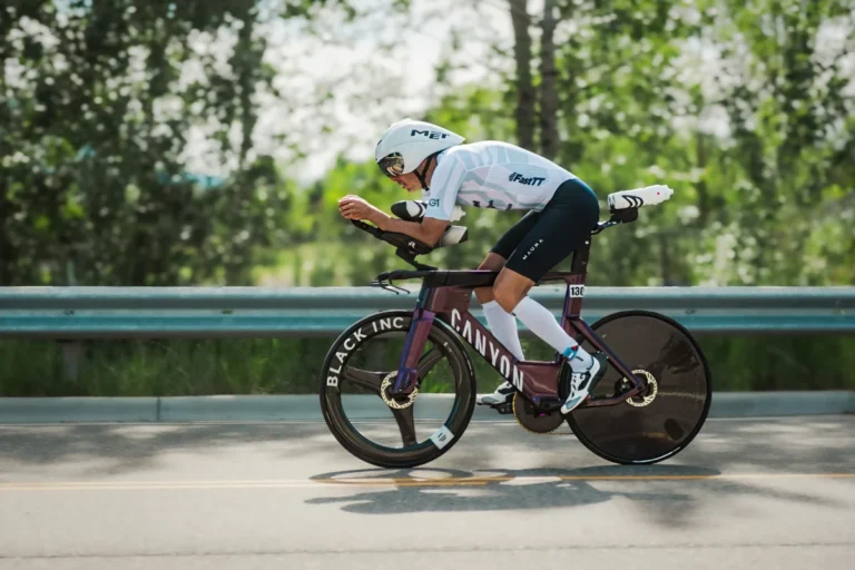 Imagen que muestra a un ciclista del Tour de Francia en la segunda etapa de Tarragona - Barcelona. Imagen de recurso.