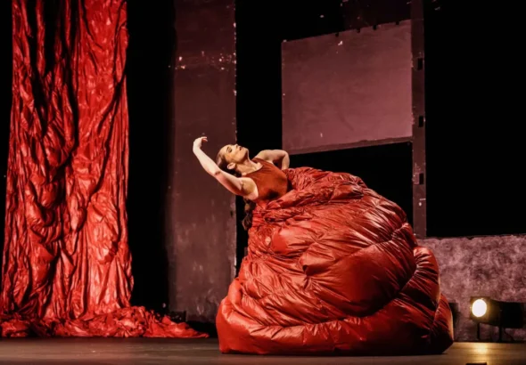 Veranos de la Villa, en una de las imágenes , muestra a la artista sevillana Paula Comitre , será uno de los espectáculos del 14 al 19 de julio.