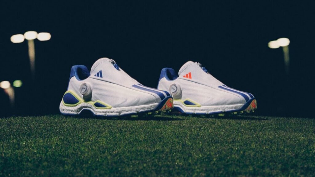Las zapatillas de golf sin clavos que puedes comprar este mes Las nuevas adidas CODECHAOS 27 en su versión sin cordones